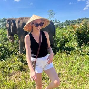 Meet your Posher, Kelly